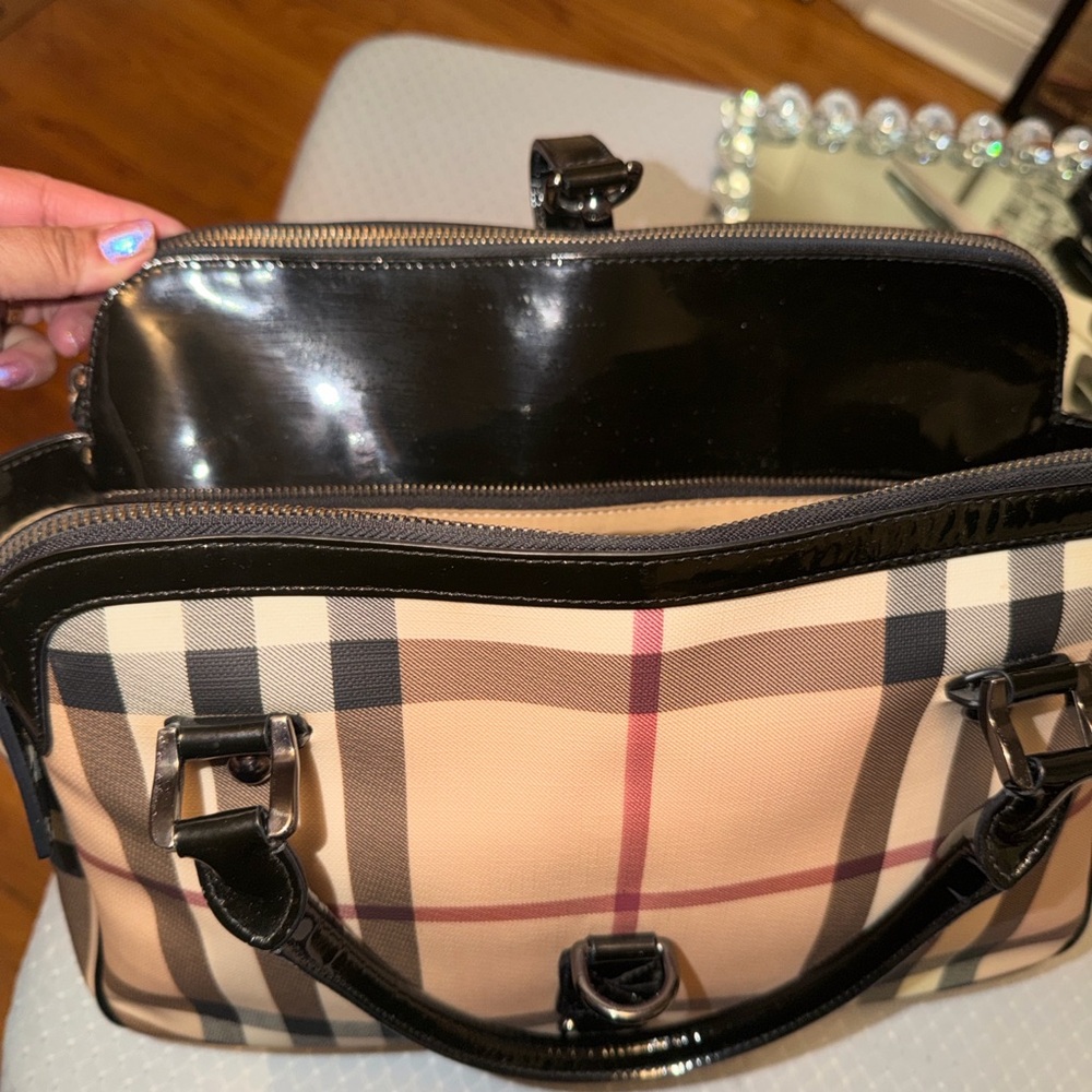 Burberry Tan and Black Plaid Satchel pristine condition comes with dust bag - Picture 5 of 10